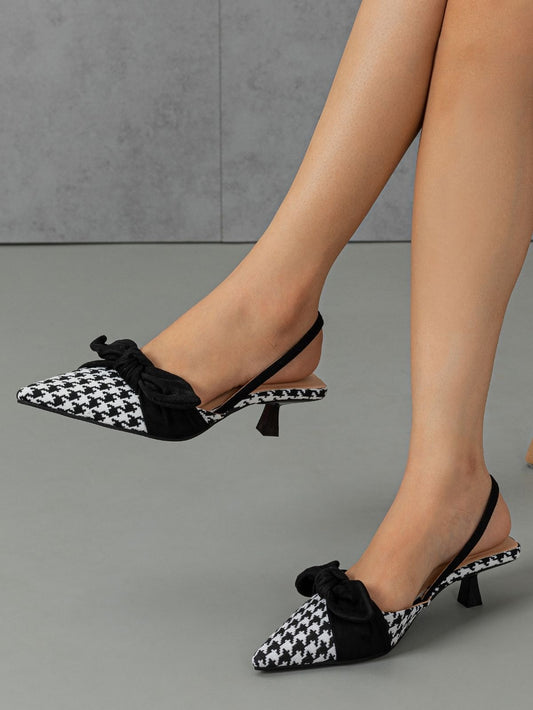 Black Knot Kitten heel