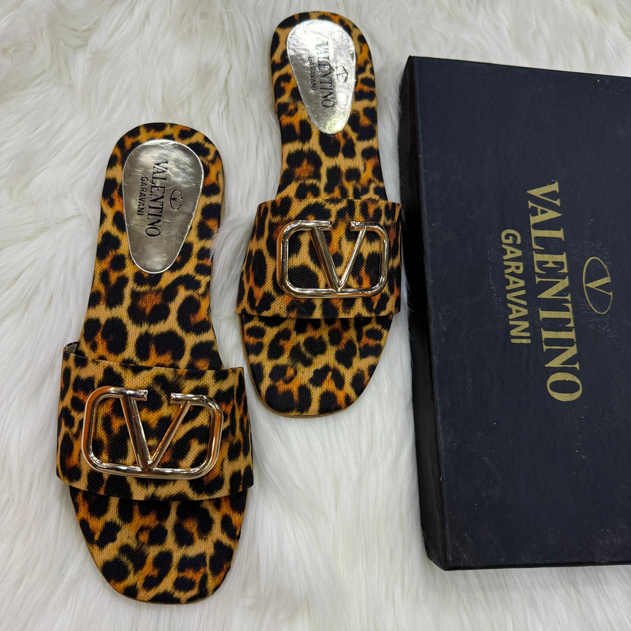 Leopard Valentin Flat