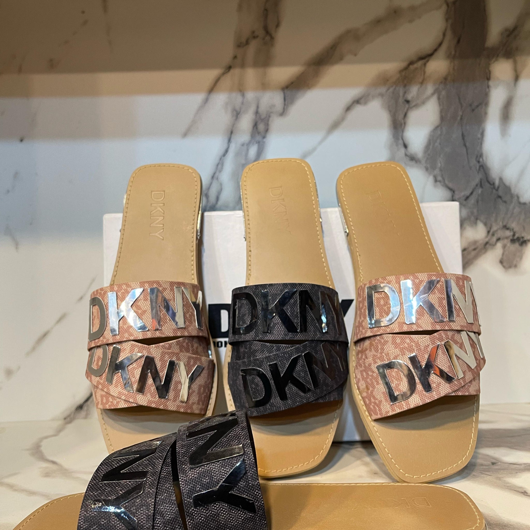 DK-NY MONOGRAM